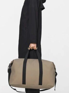 Rains Hilo Weekend Bag W3 — Sand, One Size, sealed